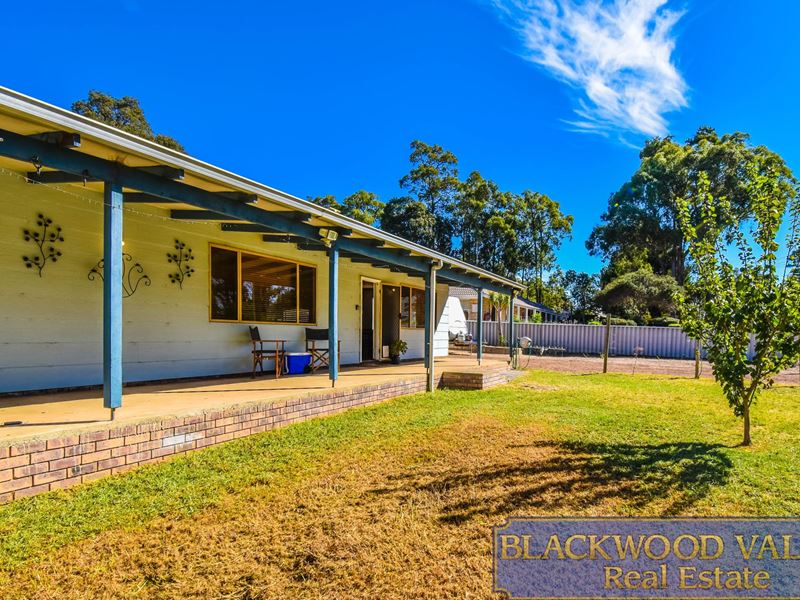 30 Warner Street, Hester WA 6255