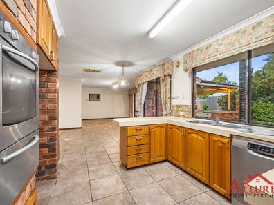 10 Witney Pl, Leeming WA 6149