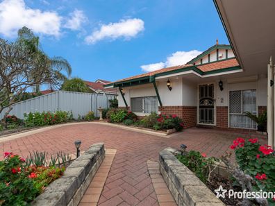 35 Parella Court, Bennett Springs WA 6063