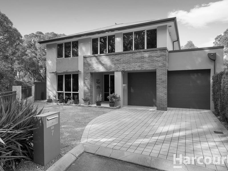 7 Oregon Court, Meadow Springs