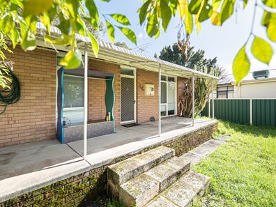 14 Tenterden Way, Gosnells WA 6110