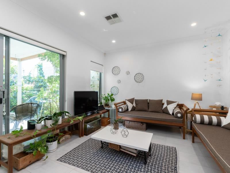 24B Myimbar Way, Nollamara