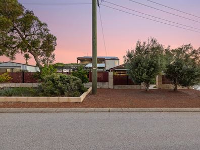 2 Gum Court, Yangebup WA 6164