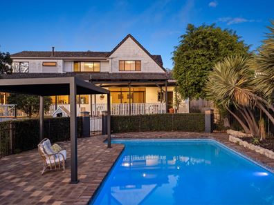 18 Nardina Crescent, Dalkeith WA 6009