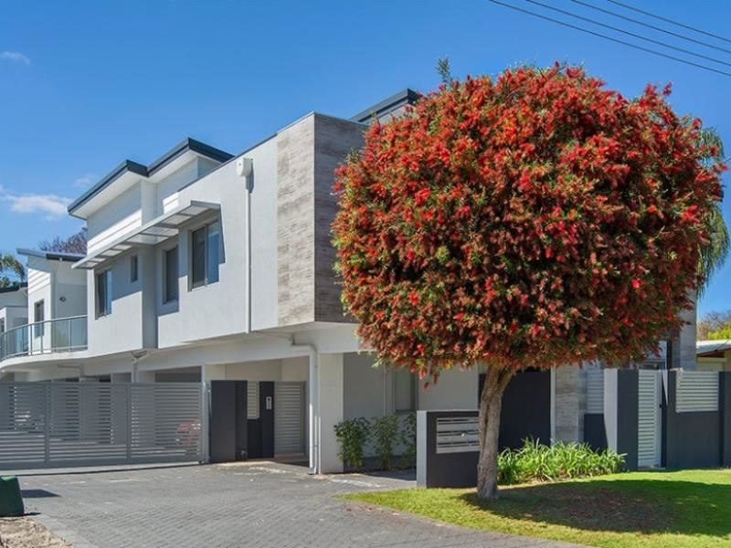 6/4 Hendra Street, Cloverdale WA 6105