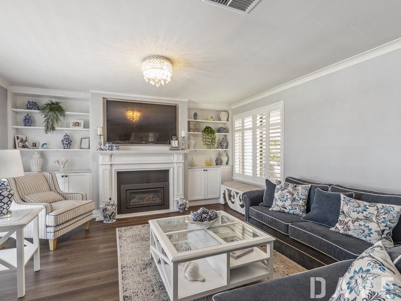 17 Mahonia Place, Duncraig