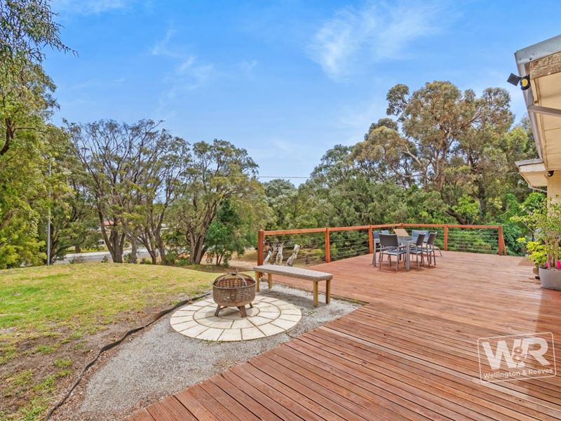 195 Bay View Drive, Little Grove WA 6330