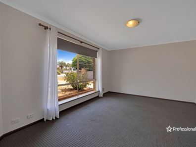 37 Kultown Drive, Waggrakine WA 6530