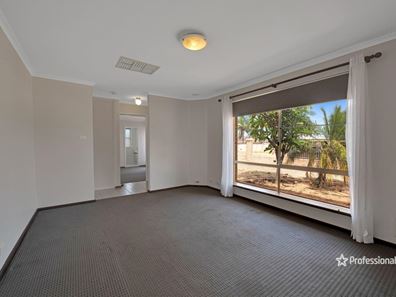 37 Kultown Drive, Waggrakine WA 6530
