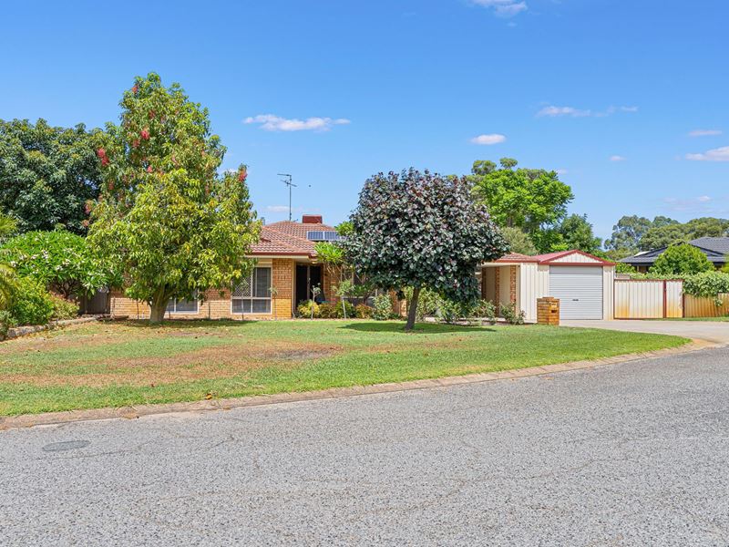 6 Quorn Close, Dudley Park WA 6210