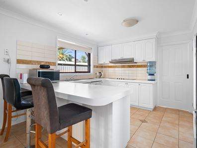 7 Sloss Place, Hannans WA 6430