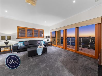 5 Mayor Road, Coogee WA 6166