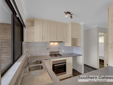 1 Youngs Place, Parmelia WA 6167