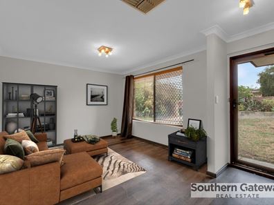 1 Youngs Place, Parmelia WA 6167