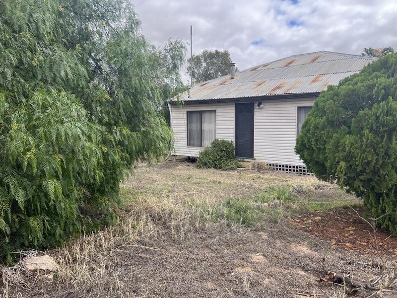 6 Crossland Street, Muntadgin WA 6420