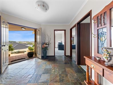 15 Rhodes Rise, Coogee WA 6166