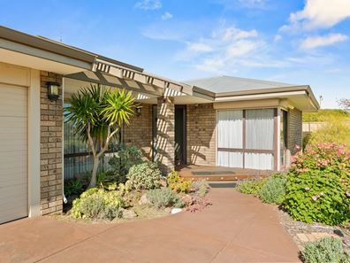 8 Stokes Street, Rockingham WA 6168