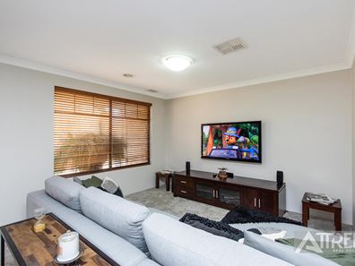 16 Fimister Parkway, Canning Vale WA 6155