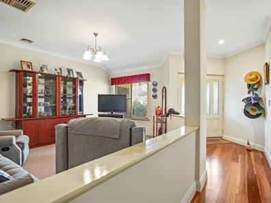 16 Frampton Crescent, Canning Vale WA 6155