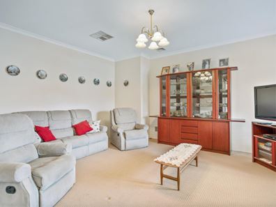 16 Frampton Crescent, Canning Vale WA 6155