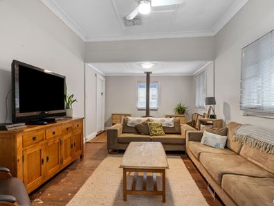 9 Dorothea Street, South Kalgoorlie WA 6430