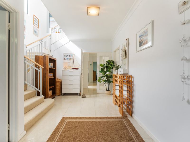 4/138 Lewington Street, Rockingham WA 6168