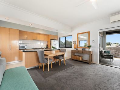 4/138 Lewington Street, Rockingham WA 6168