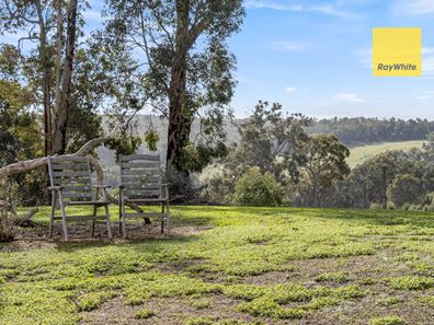 40 Yarri Brow, Kangaroo Gully WA 6255