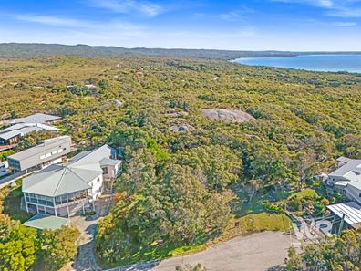 17 Caledonia Crescent, Goode Beach WA 6330