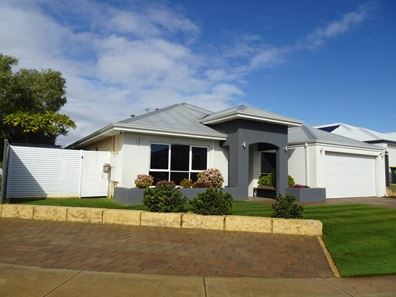 17 Mayroyd Drive, Ellenbrook WA 6069