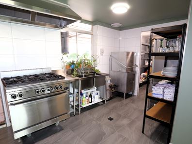 4 Grevillea Cres, Kambalda West WA 6442