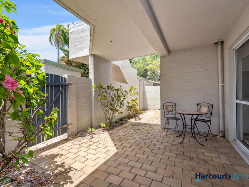 5/2 Waterway Court, Churchlands