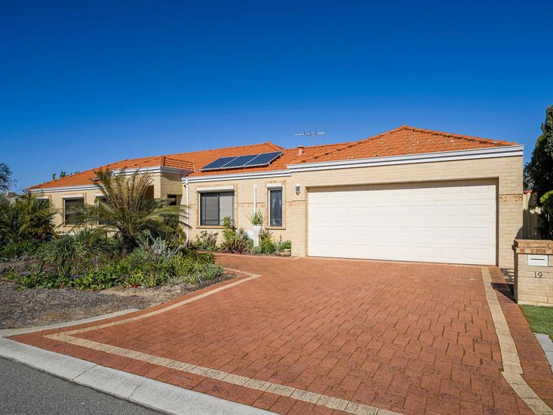 19 Estcourt Road, Redcliffe WA 6104