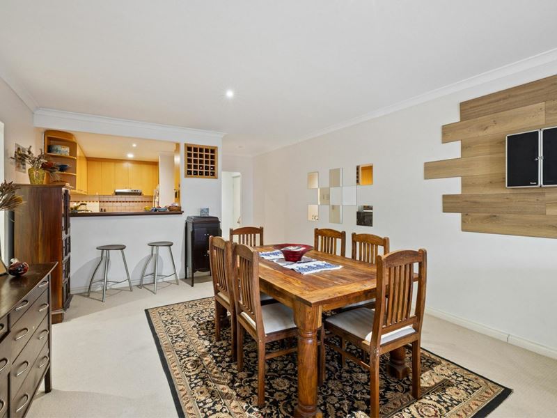 Unit 2/2 Henry Lawson Walk, East Perth