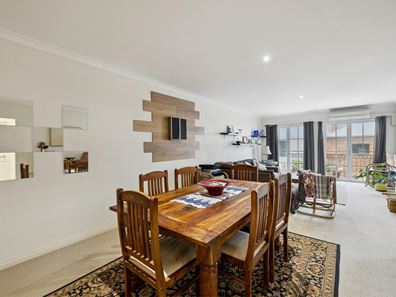 Unit 2/2 Henry Lawson Walk, East Perth WA 6004