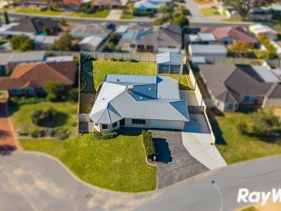 3 Kedron Place, Greenfields WA 6210