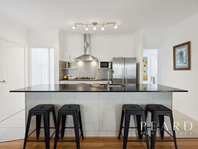 25 Alizarin Loop, Eglinton WA 6034