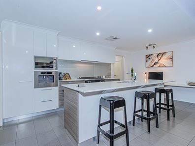 16 Mingara Avenue, Harrisdale WA 6112