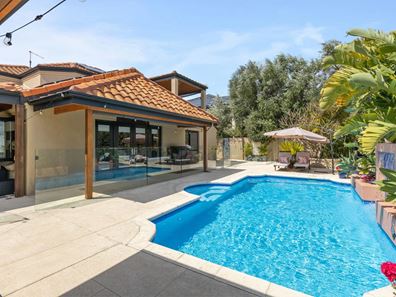 6 Tulsa Court, Mindarie WA 6030