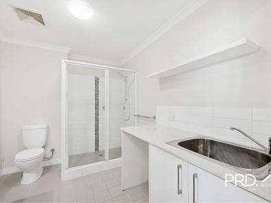 201/21 Malata Crescent, Success WA 6164