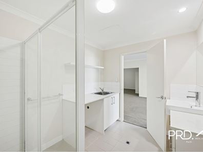 201/21 Malata Crescent, Success WA 6164