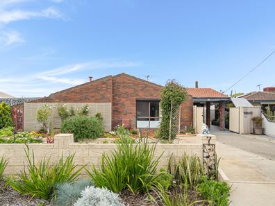 7 Lara Court, Cooloongup WA 6168