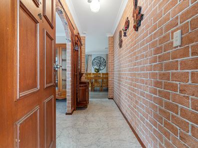 7 Lara Court, Cooloongup WA 6168
