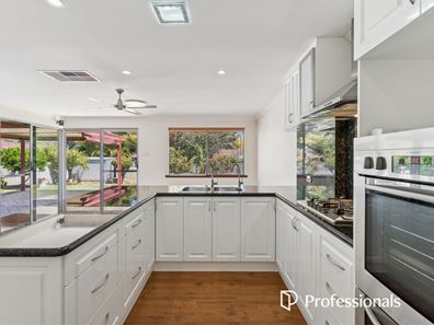 5 Meloway Drive, Maida Vale WA 6057