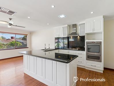 5 Meloway Drive, Maida Vale WA 6057