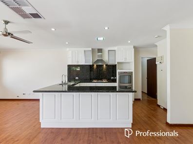 5 Meloway Drive, Maida Vale WA 6057