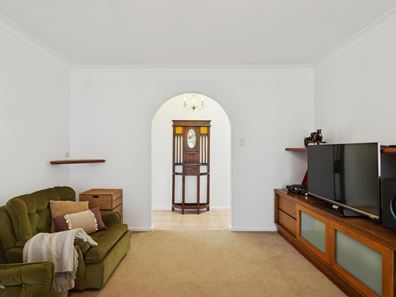 12 Chevalier Way, Thornlie WA 6108