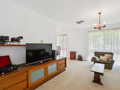 12 Chevalier Way, Thornlie WA 6108
