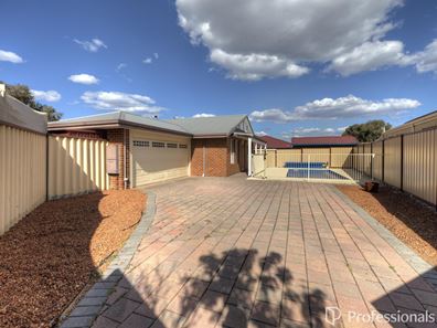 22 Coomer Elbow, South Guildford WA 6055