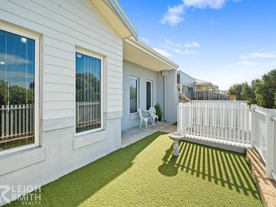 6 Rufa Lane, Halls Head WA 6210